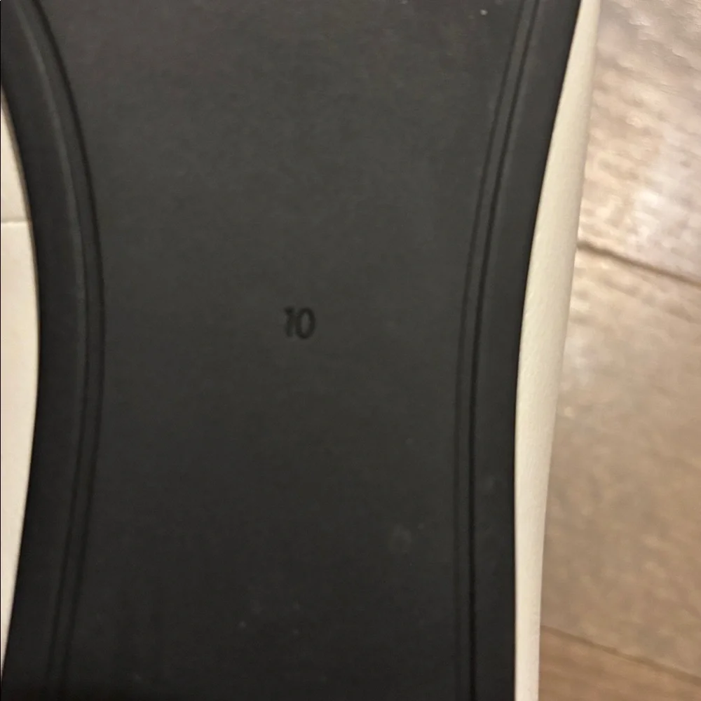 Tory Burch Chelsea ivory and Black gold Logo cap Toe Ballet Flats - Picture 7 of 7